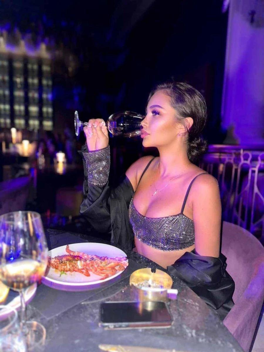 Ali  escort in Paris