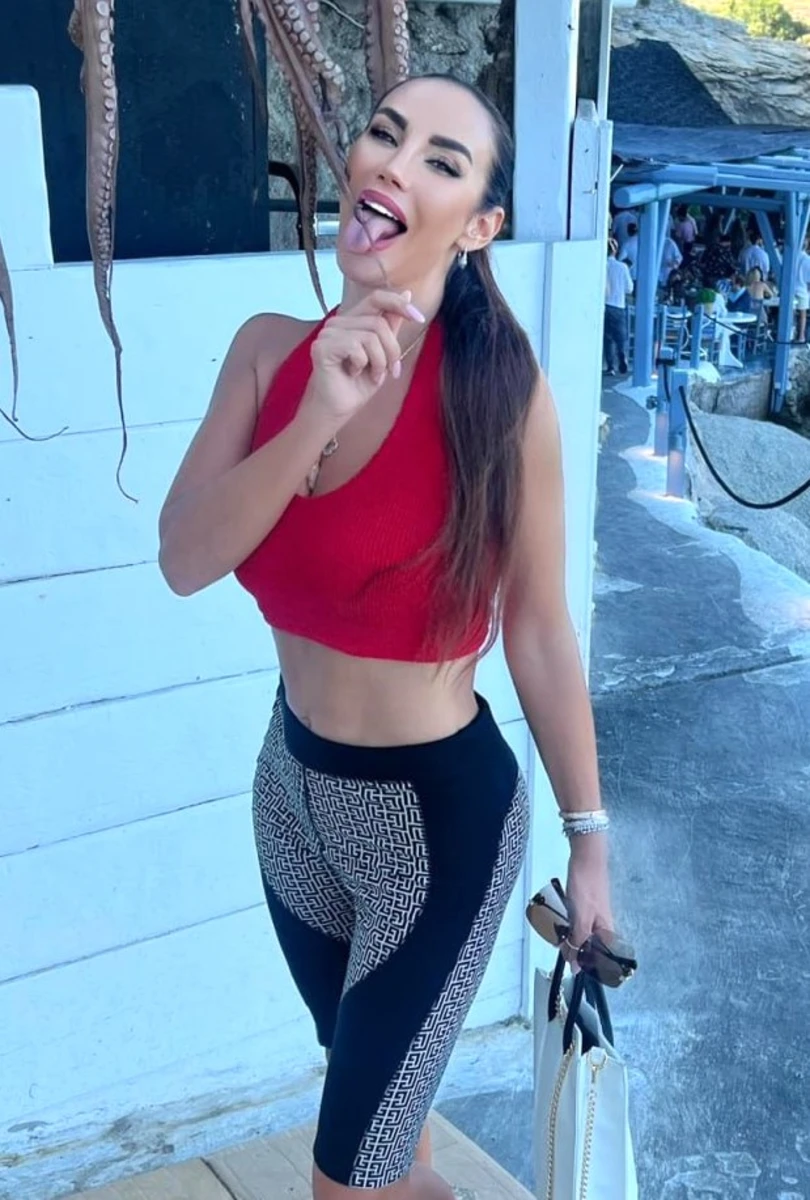 Alisa escort in Paris