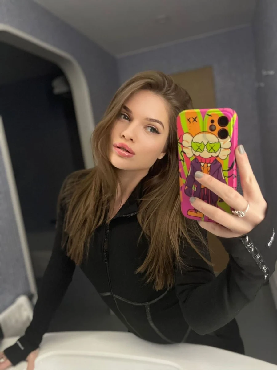 Ameli escort in Paris