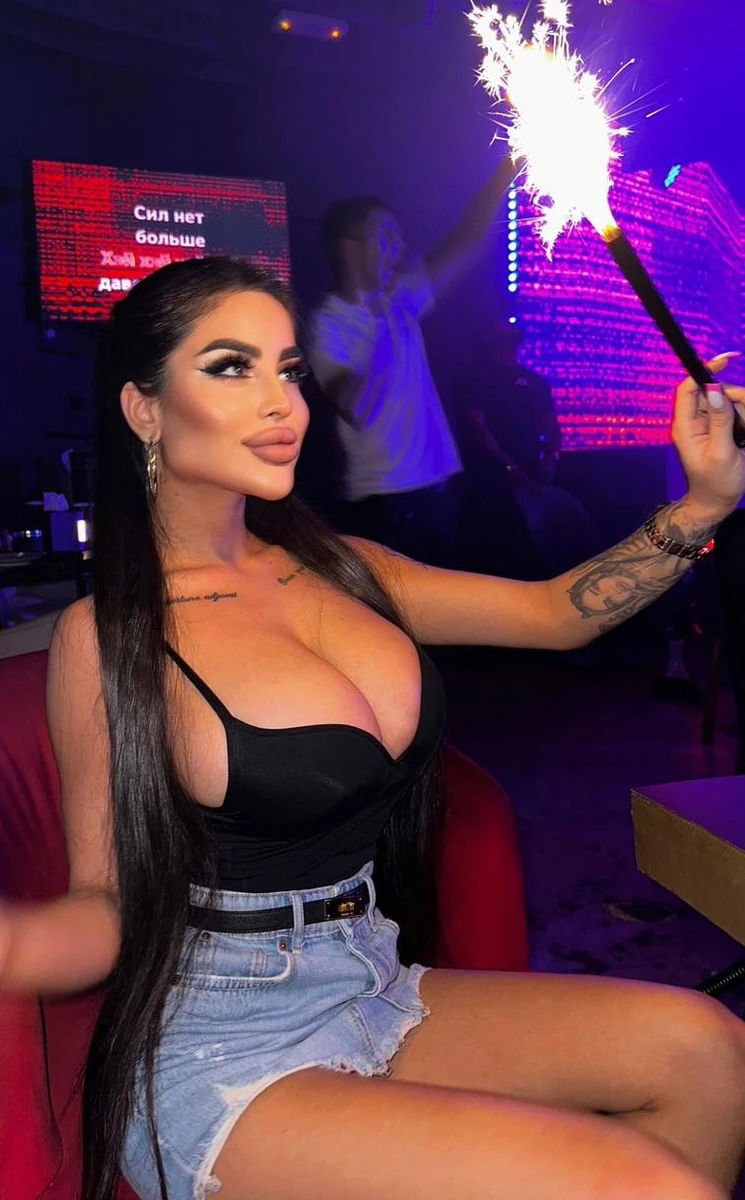 Mariam escort in Paris