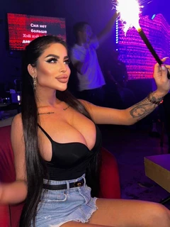 Mariam escort in Paris