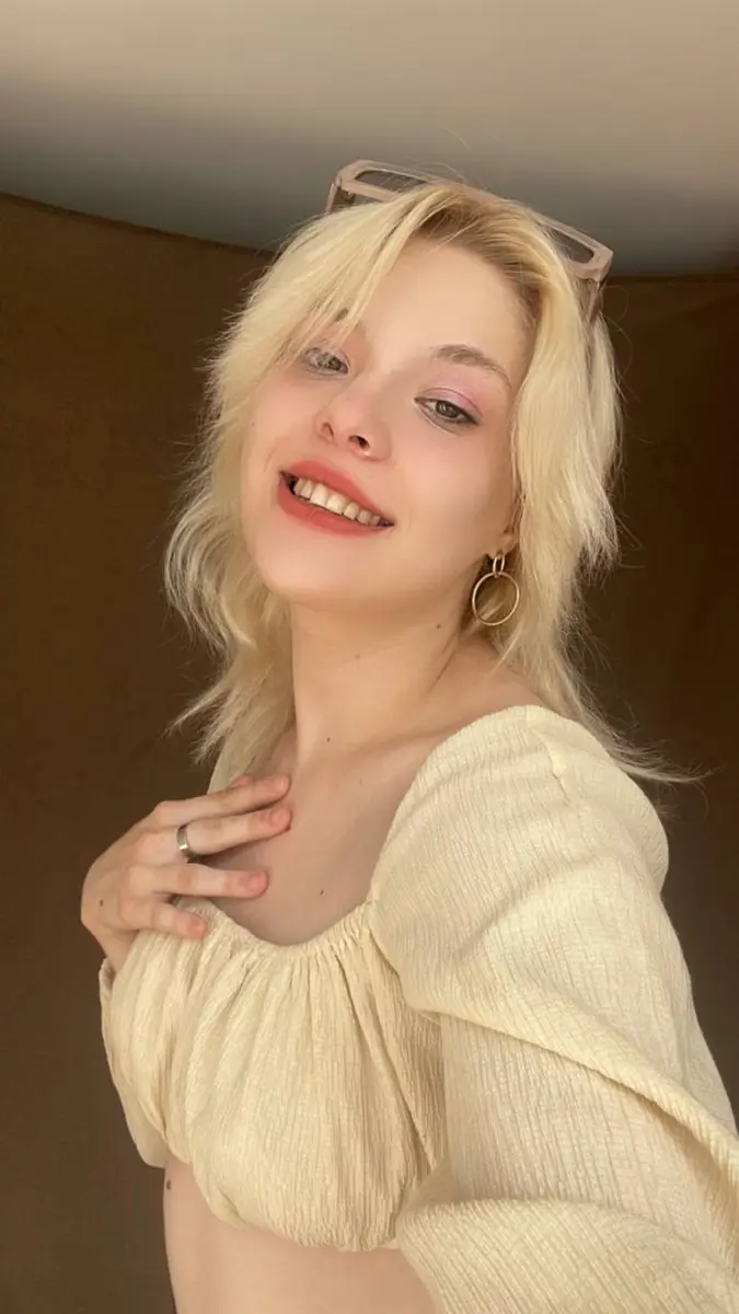 Sofia escort in Paris