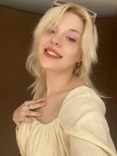 Sofia escort in Paris